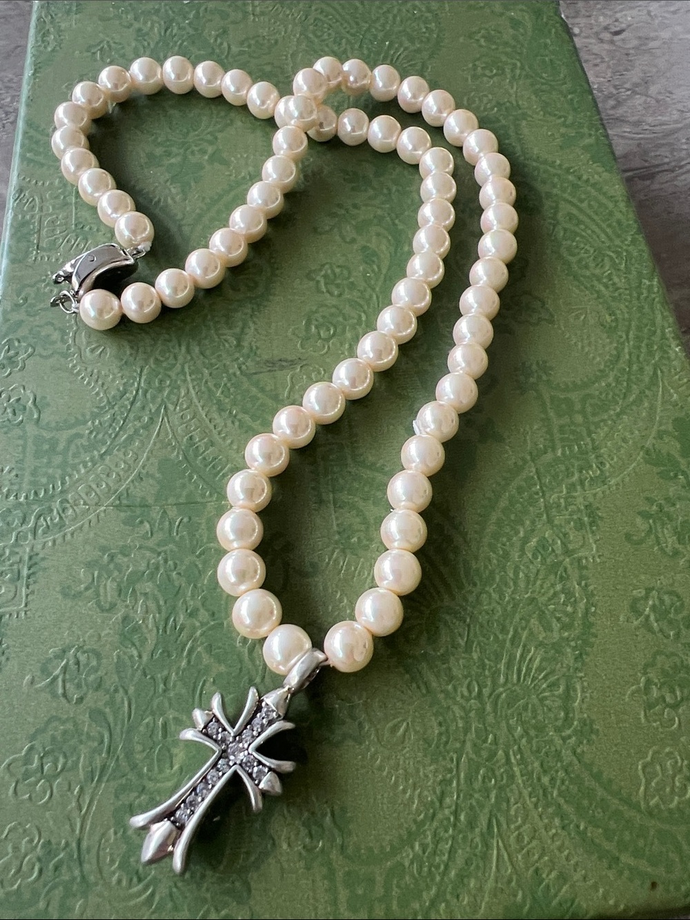 Pearl Necklace with Silver Cross Pendant - White with rhinestone